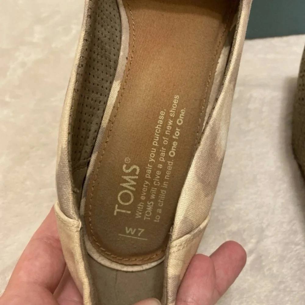 TOMS Beige Camouflage Cork Wedge Peep Toe